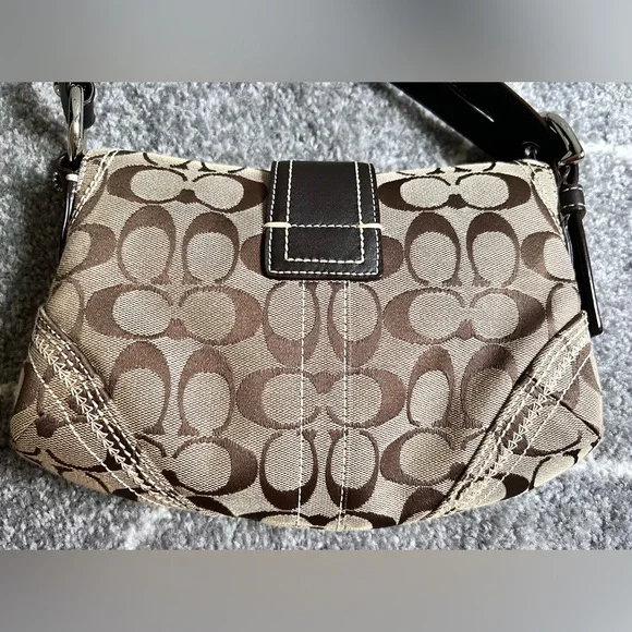 Coach Vintage CC Signature canvas and leather shoulder bag - Picture 3 of 16